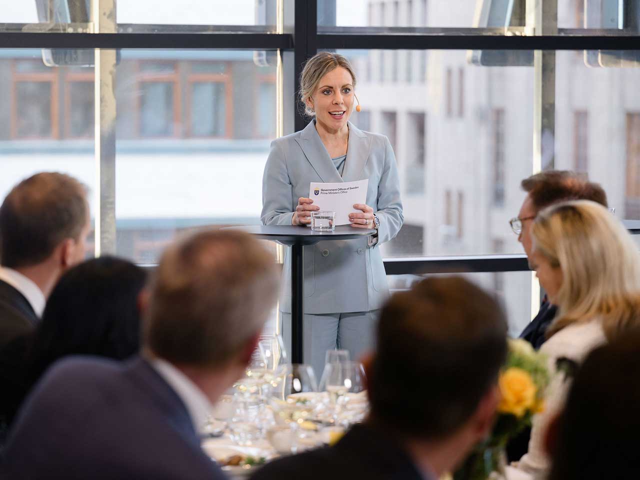 Sveriges EU-minister Jessica Rosencrantz var huvudtalare på Stockholms ambassadörsmiddag i april 2025.