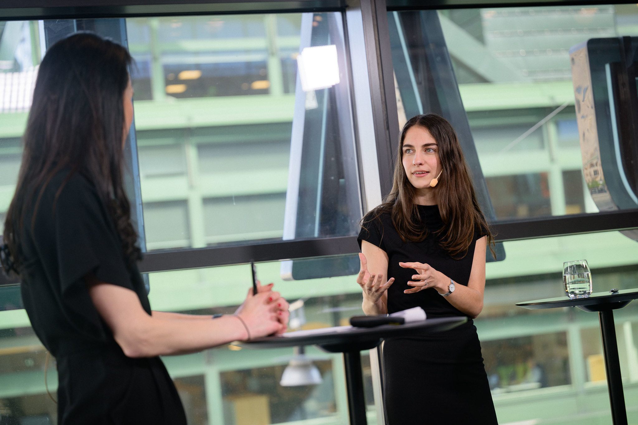 Sveriges klimat- och miljöminister, Romina Pourmokhtari, var huvudtalare på Stockholm Sustainability Summit 2025 på Stockholms Handelskammare