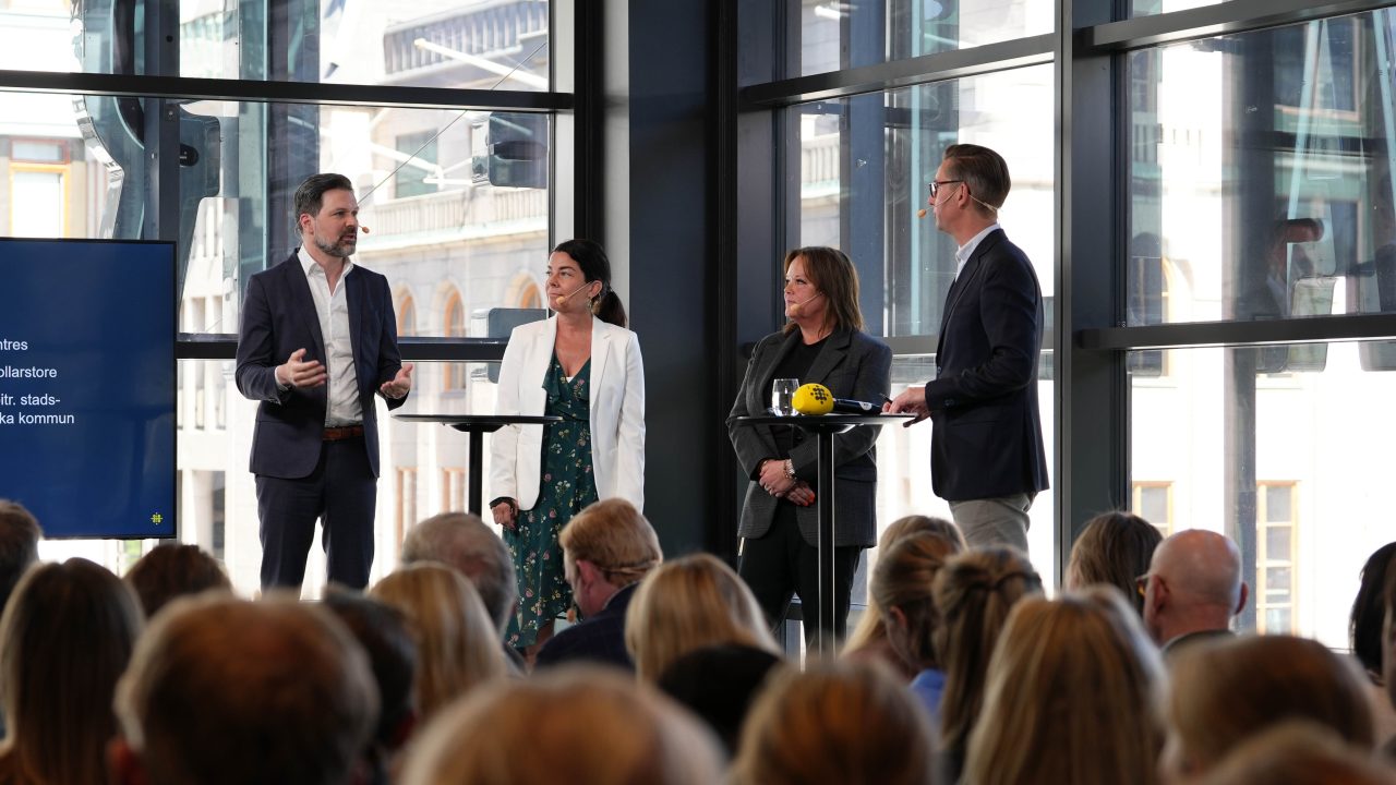 Mathias Forsberg, näringslivsdirektör och biträdande stadsbyggnadsdirektör, Nacka kommun, Jenny Bergman, Head of Communications, Dollarstore, Yvonne Arentoft, Meeting Place Manager, Ingka Centres och Markus Sjöqvist, Stockholms Handelskammare