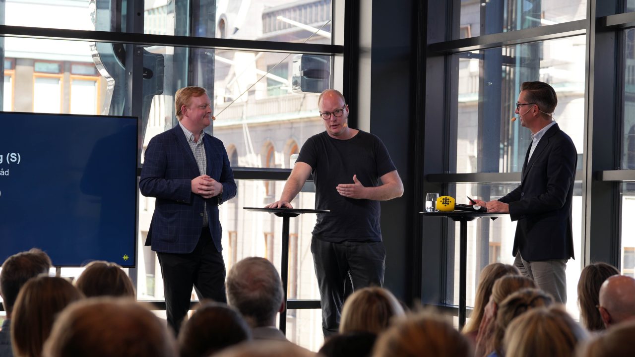 Dennis Wedin, oppositionsborgarråd (M) och Anders Österberg, t.f. finansborgarråd (S) och Markus Sjöqvist, Stockholms Handelskammare