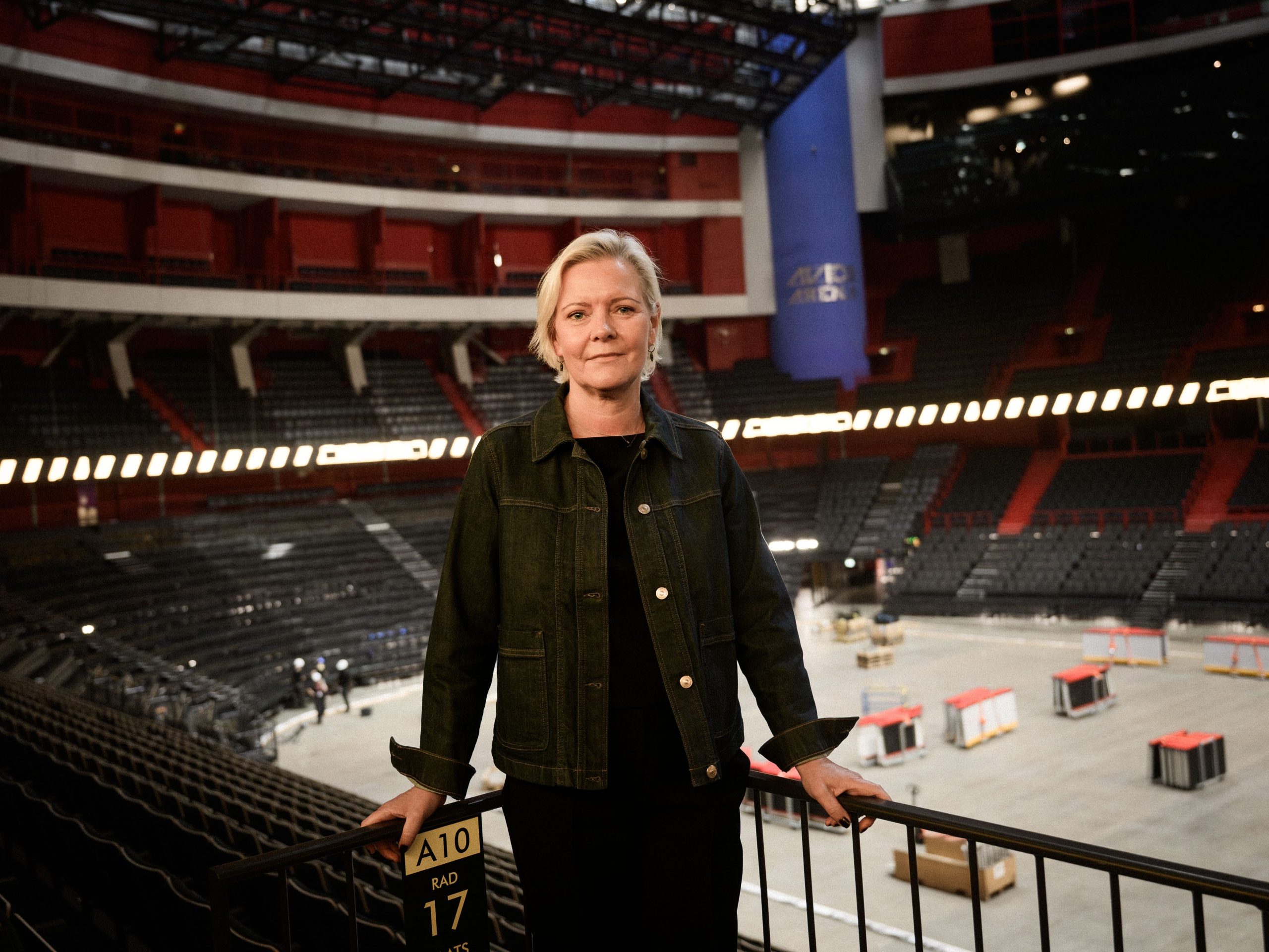 Marie Lindqvist, Senior Vice President Europe för Legends Global, står i nyrenoverade Avicii Arena i Stockholm.