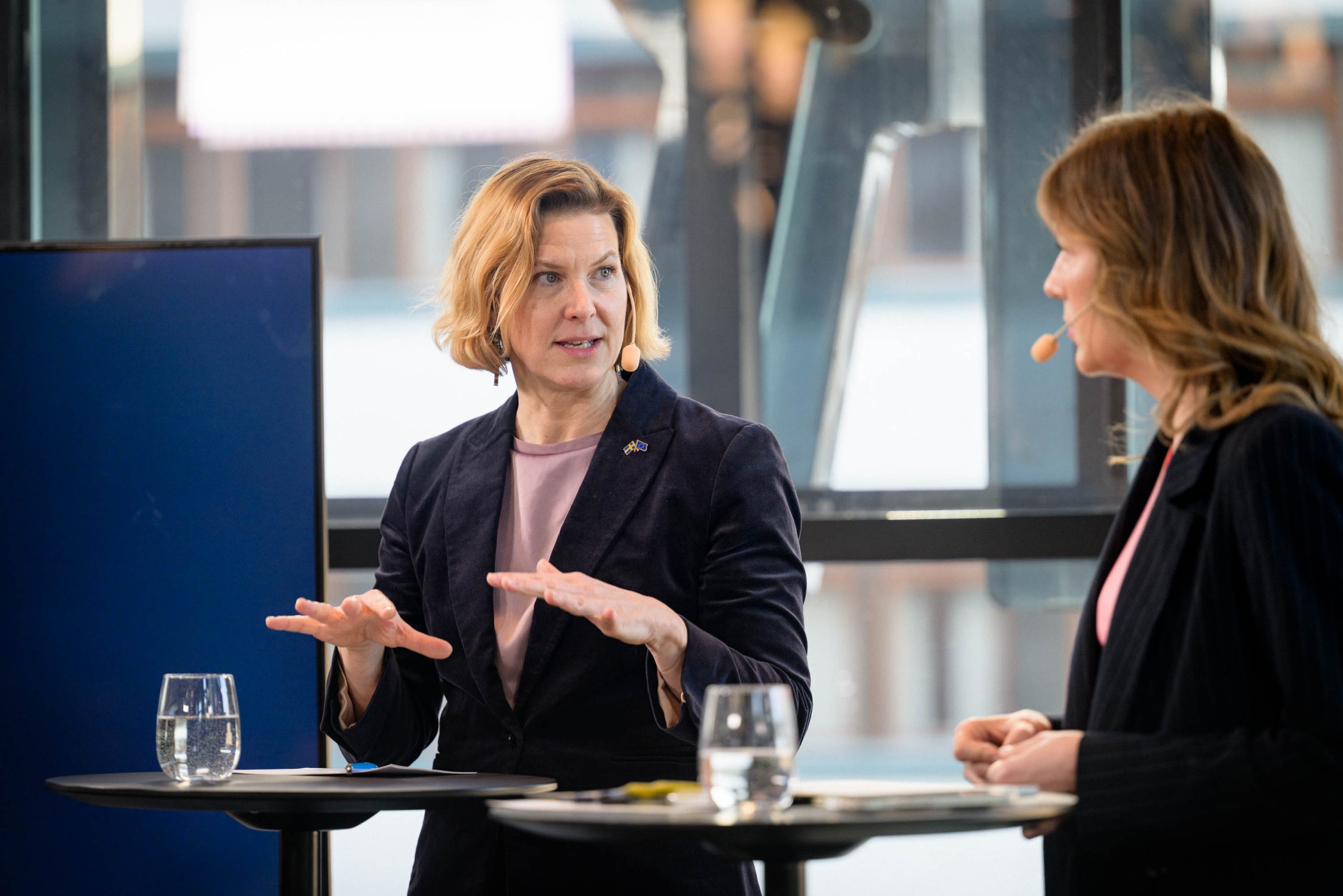 Sveriges jämställdhetsminister Nina Larsson (L) diskuterade jämställt företagande och innovation på Stockholms Handelskammare.