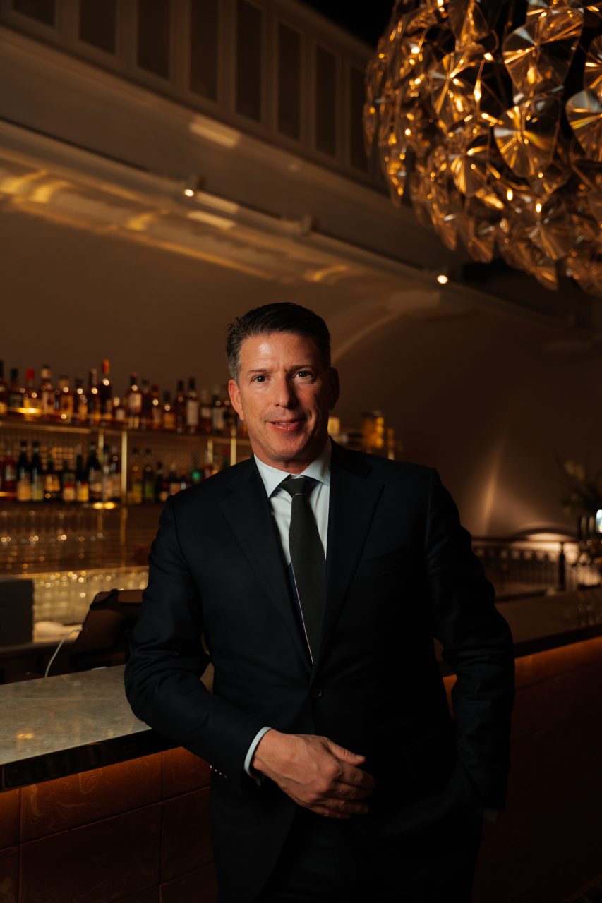 Porträttbild av Pontus Frithiof, restaurangentreprenör